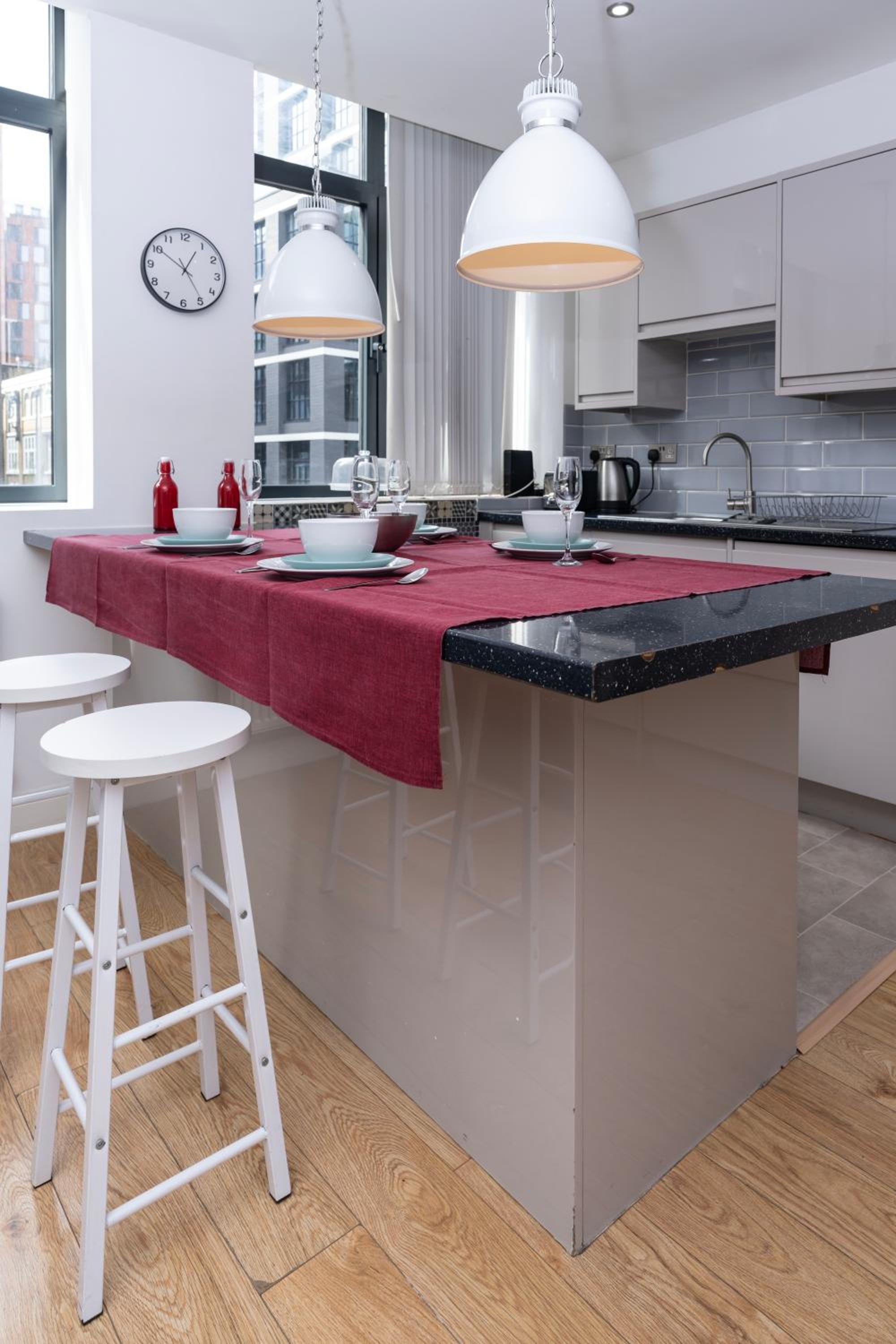 Shoreditch Apartments by PrimeCityHosts 33/37