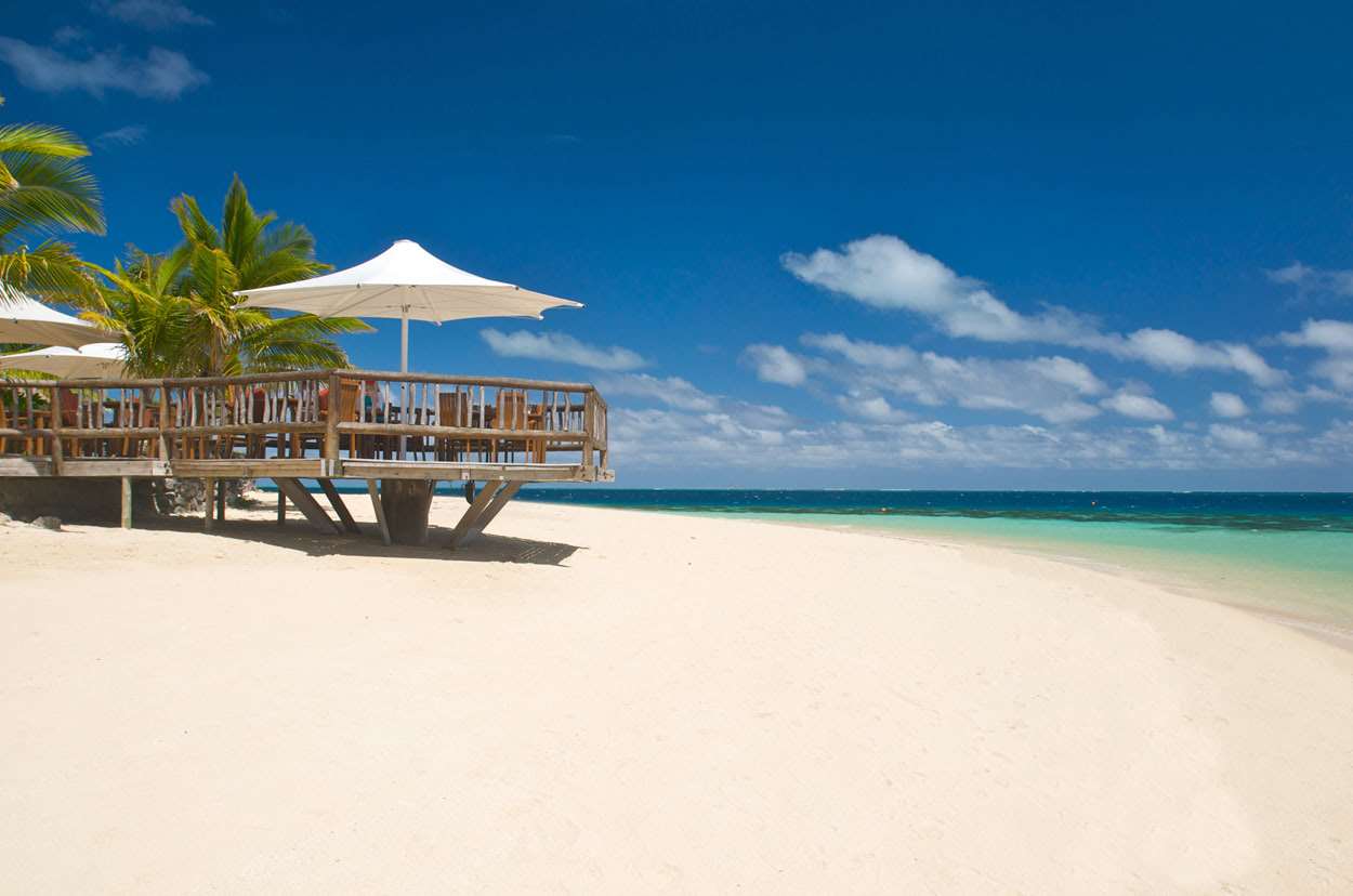 CASTAWAY ISLAND FIJI 32/48