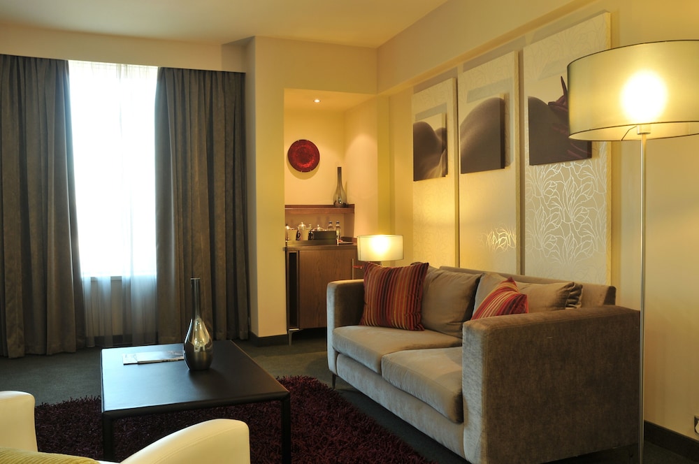 Southern Sun Rosebank 26/50