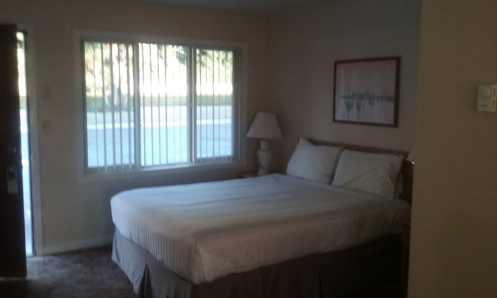 Bay Bridge Motel 25/45