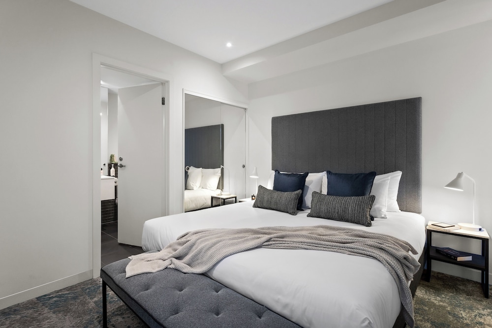 PUNTHILL SOUTH YARRA GRAND 12/61