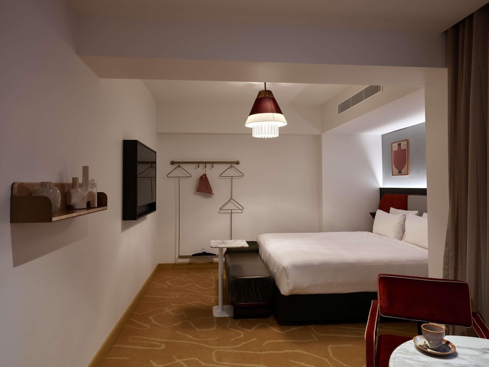 Hotel Morris Sydney - Handwritten Collection 8/50