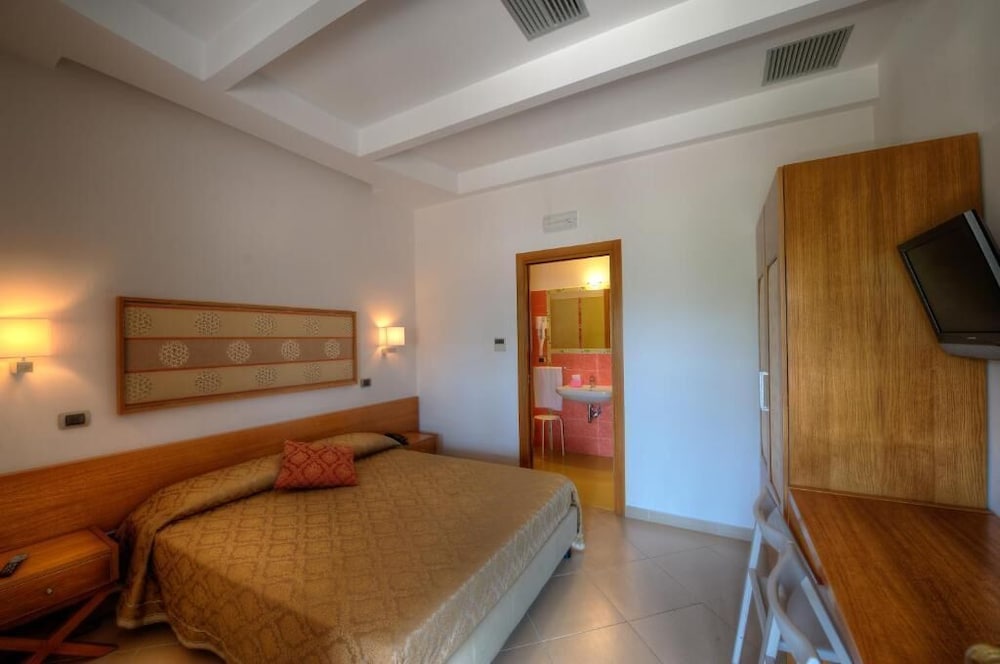 ROOM, DOUBLE BED, ANNEX