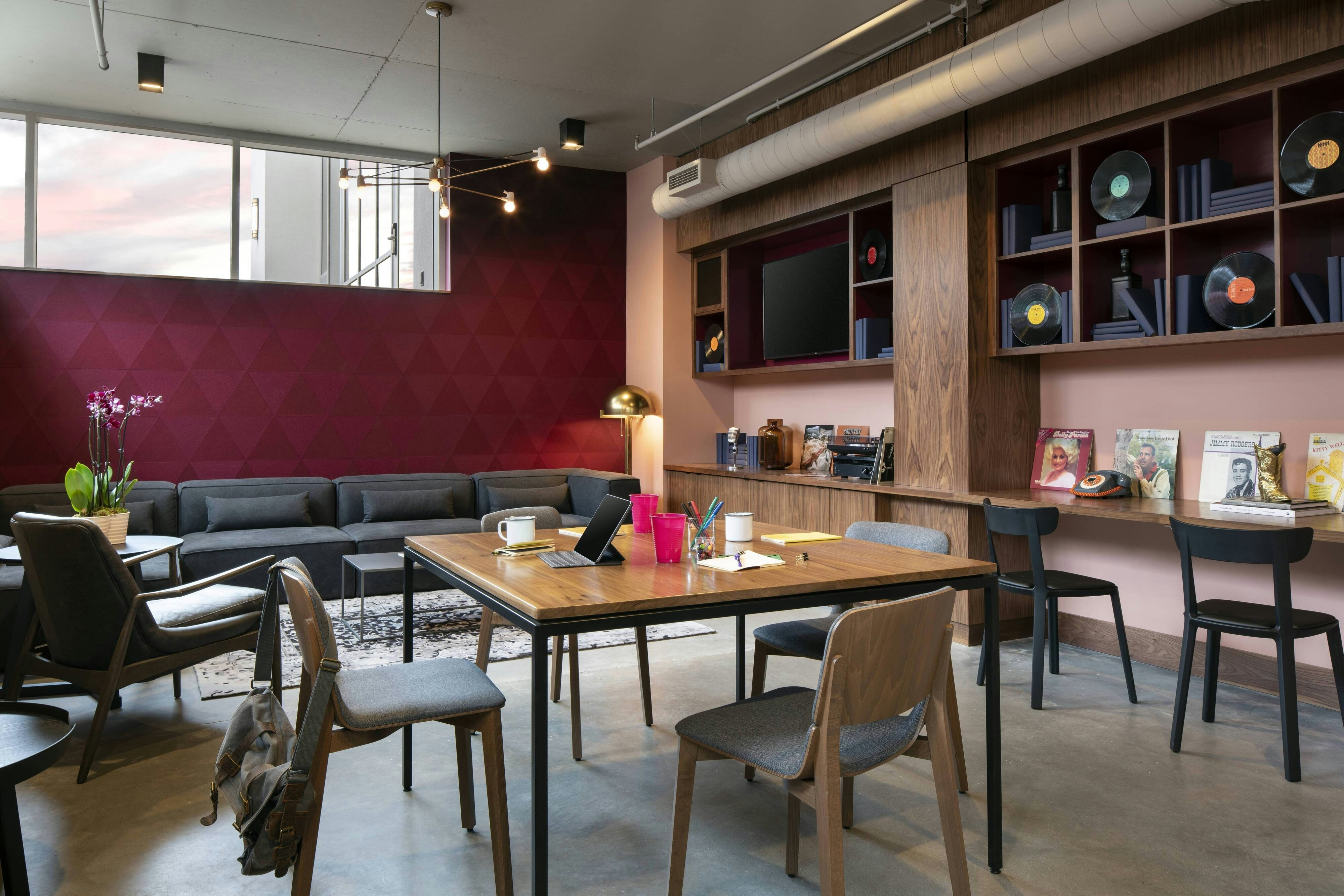 Moxy Nashville Vanderbilt Area 40/51