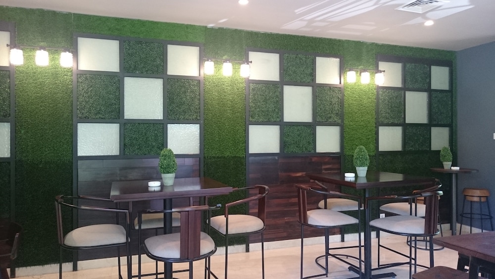 Aria Centrasurabaya Hotel 34/39