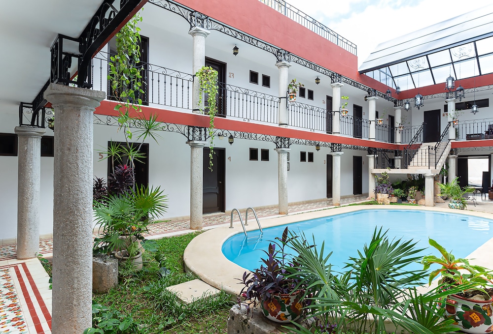 La Aurora Hotel Colonial 54/61