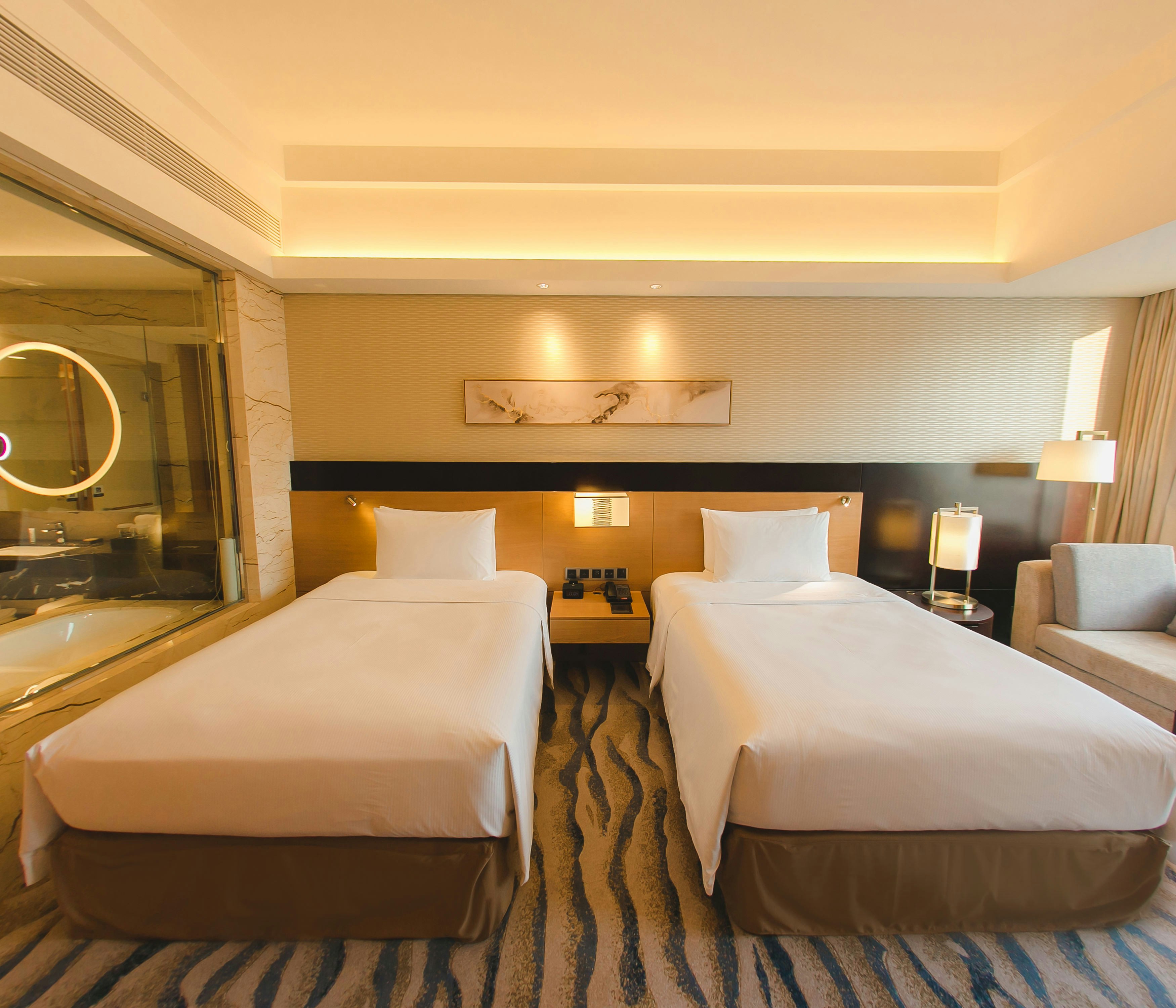 DELUXE, TWIN BEDS, SEA VIEW, HIGH FLOOR