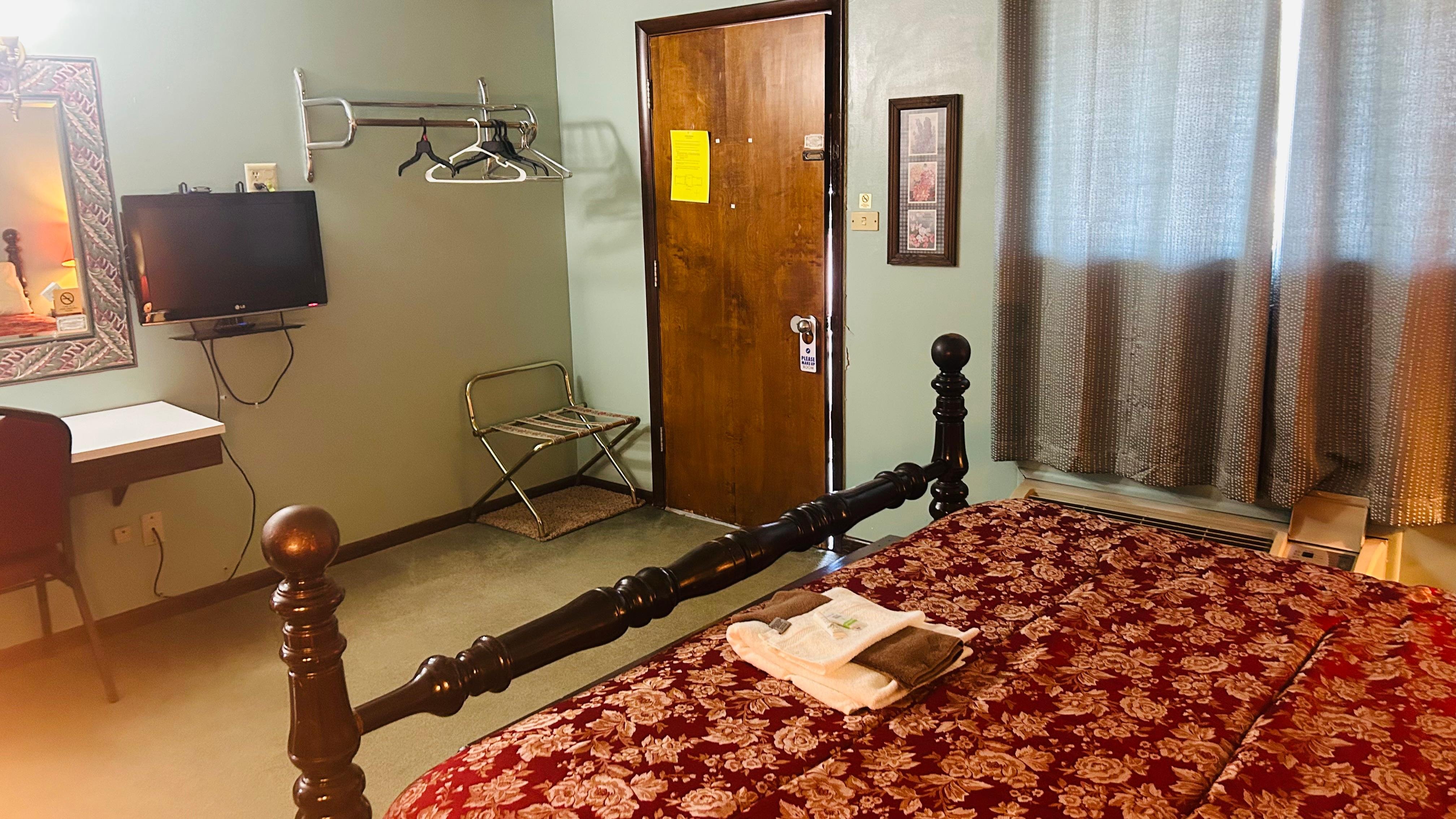 Lobby at Victorian Inn Motel & Suites, Superior - NE