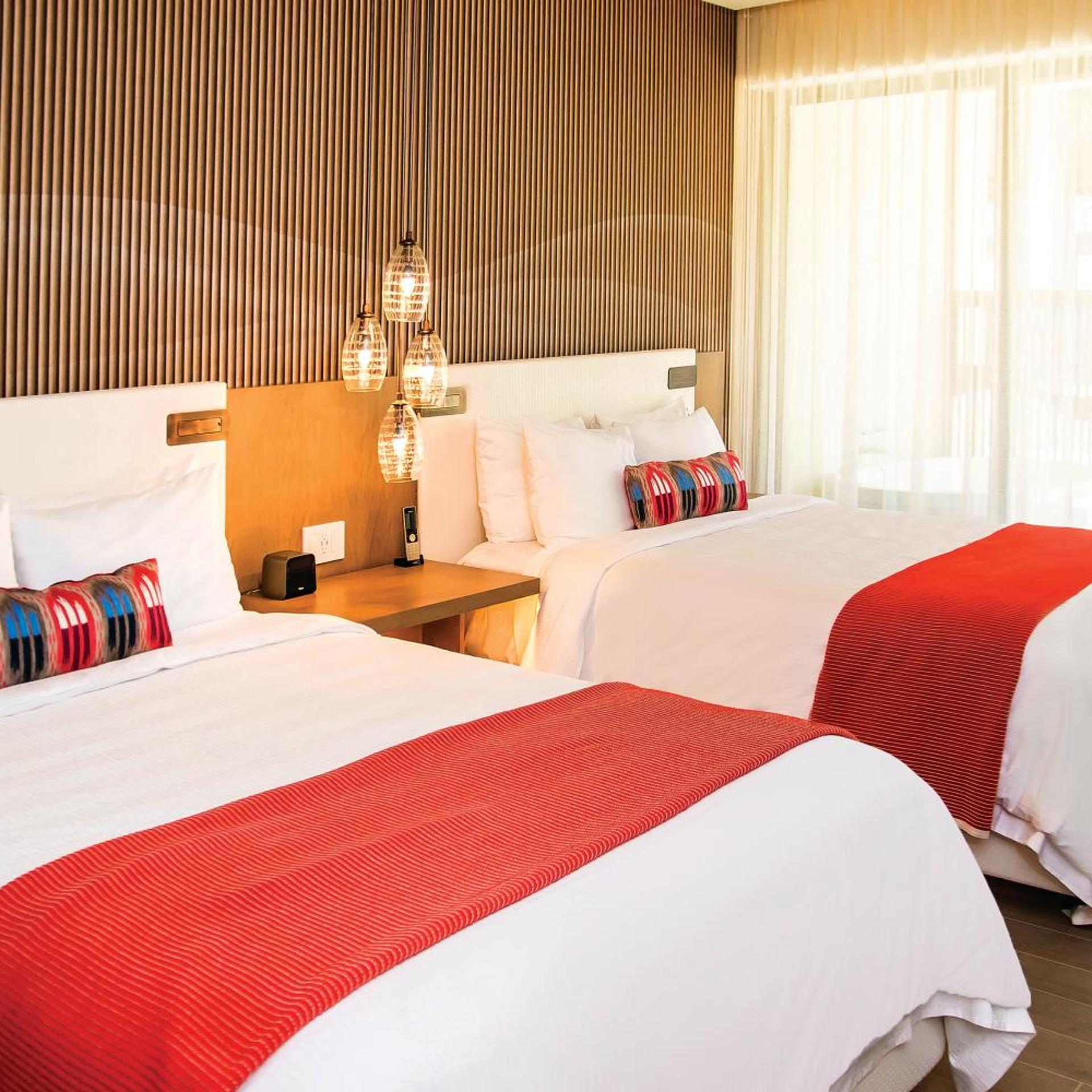 Platinum, Deluxe, 2 Queen Beds
