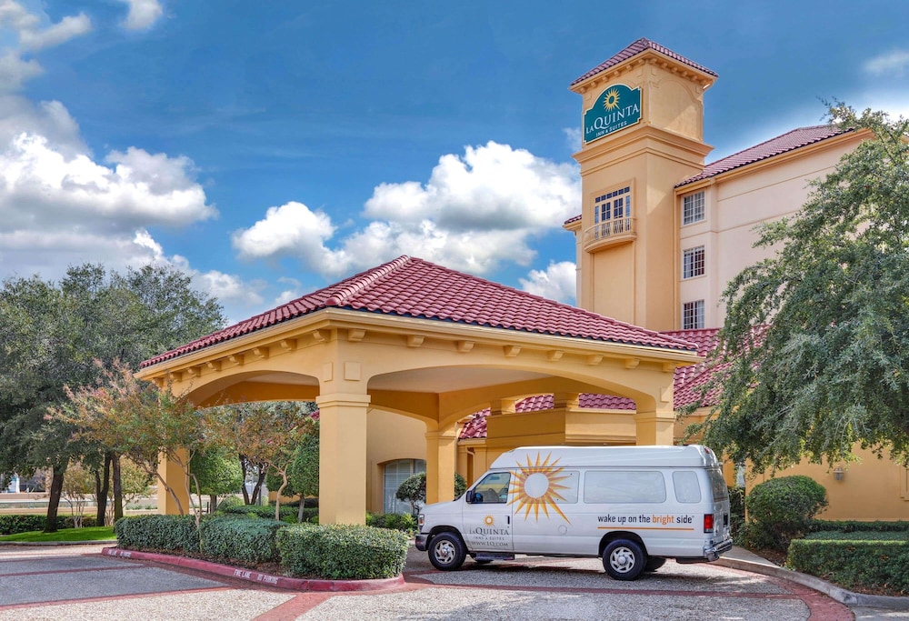 La Quinta Inn Suites Dallas North Central 9/48