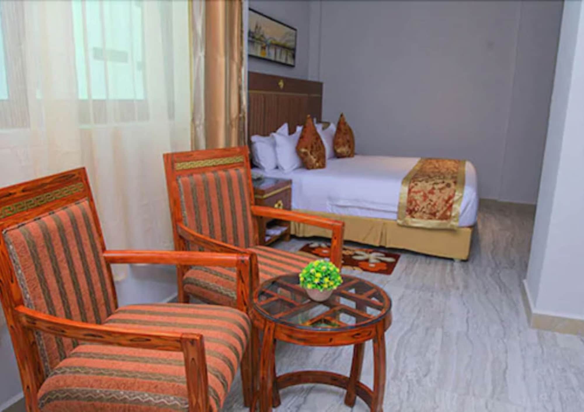 غرفة سوبيريور بسرير كينج، Tiffany Diamond Hotel Makunganya Street 3/7