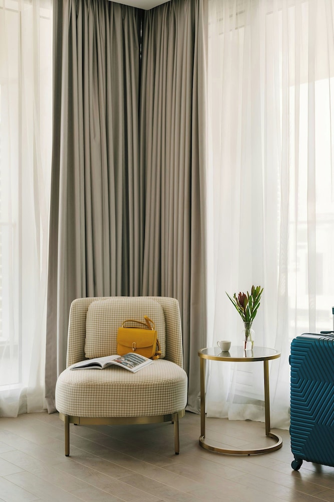 Aura Suites Downtown 26/48