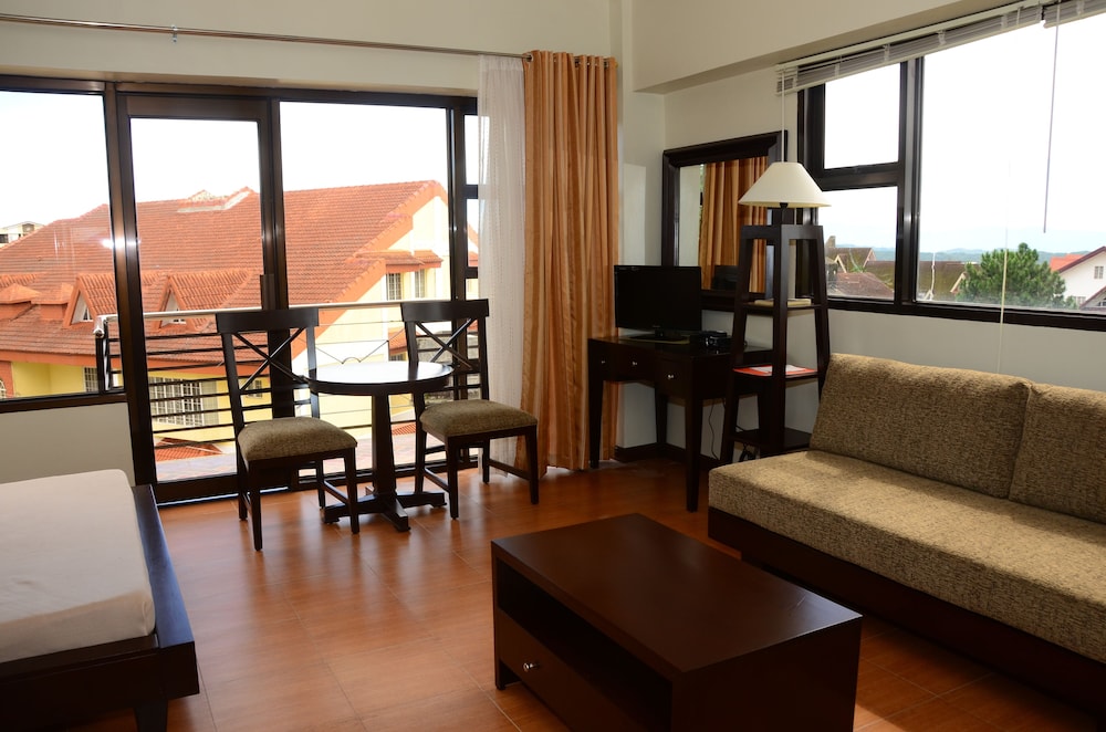 Gardenville Hotel 23/37