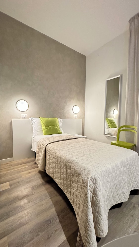Hotel Cristina 17/45