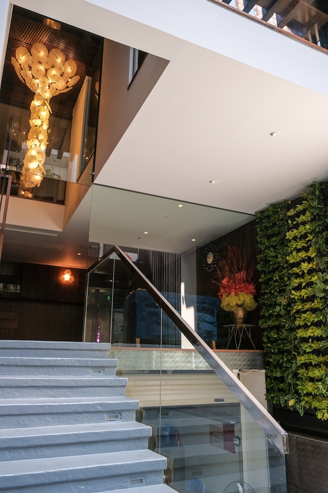 Signature Boutique Hotel 7/50
