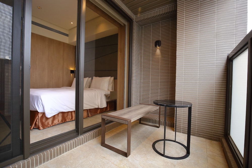 Kloud Hotel 19/63