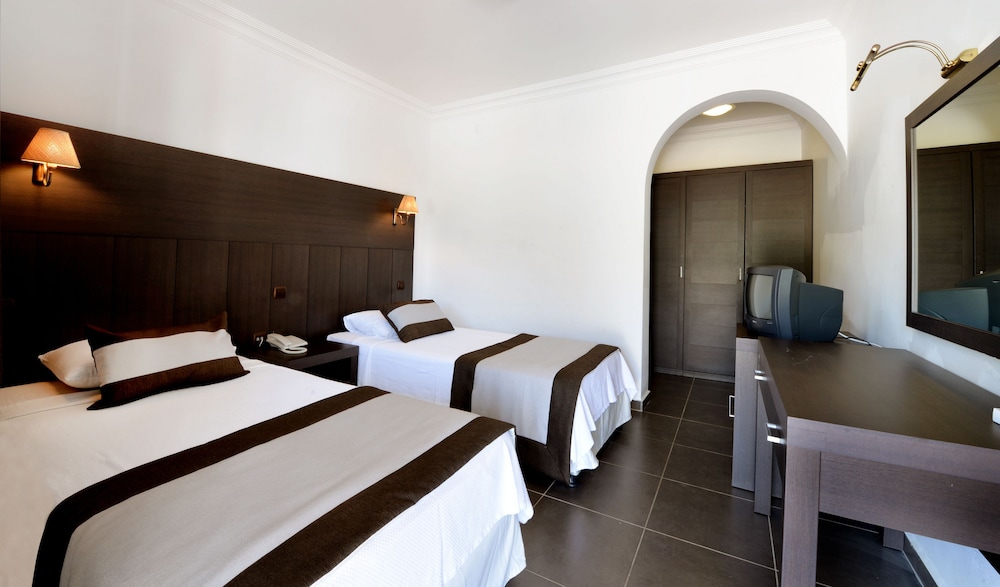 Kalamar Hotel 11/50