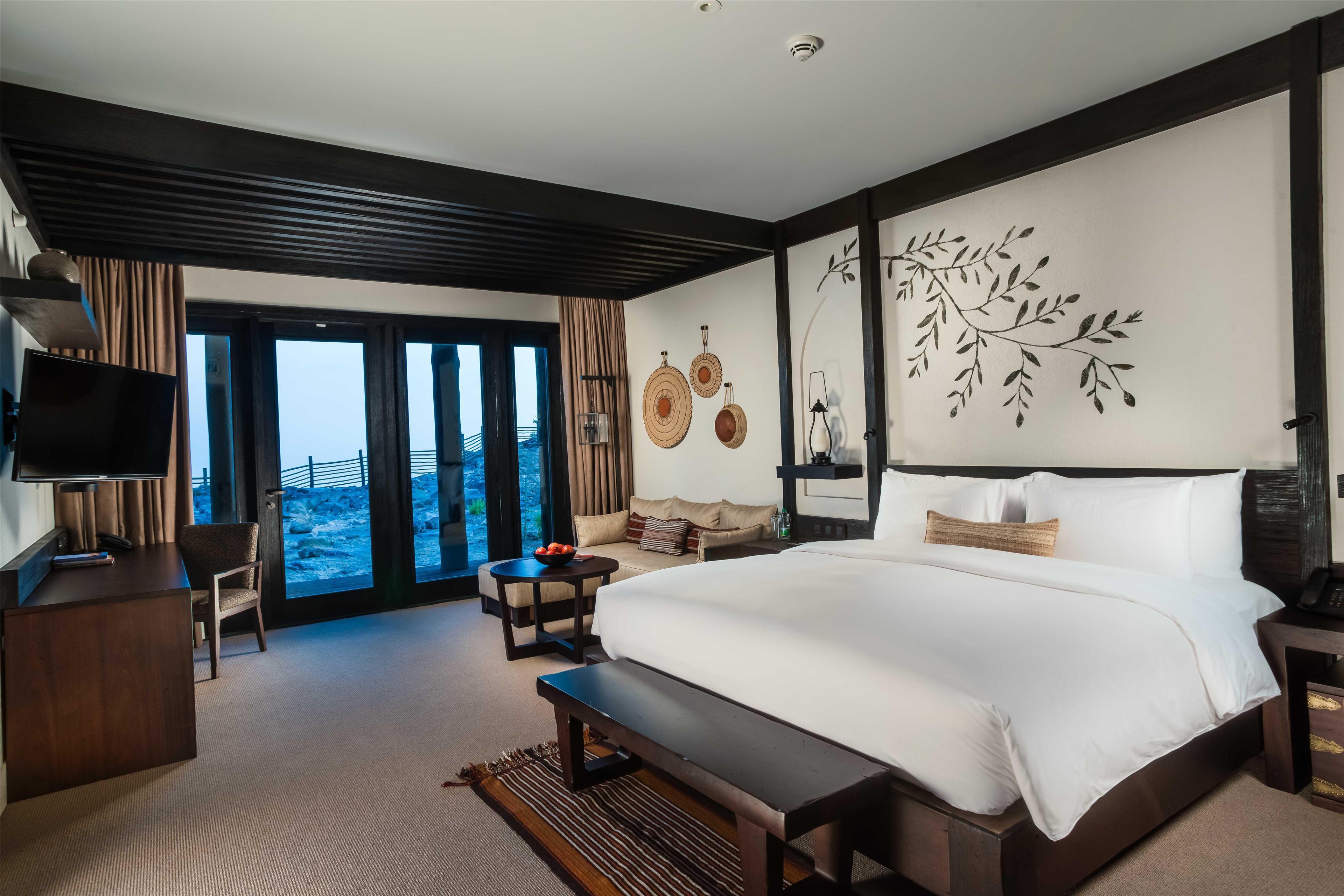 Room, King Bed, Japa View