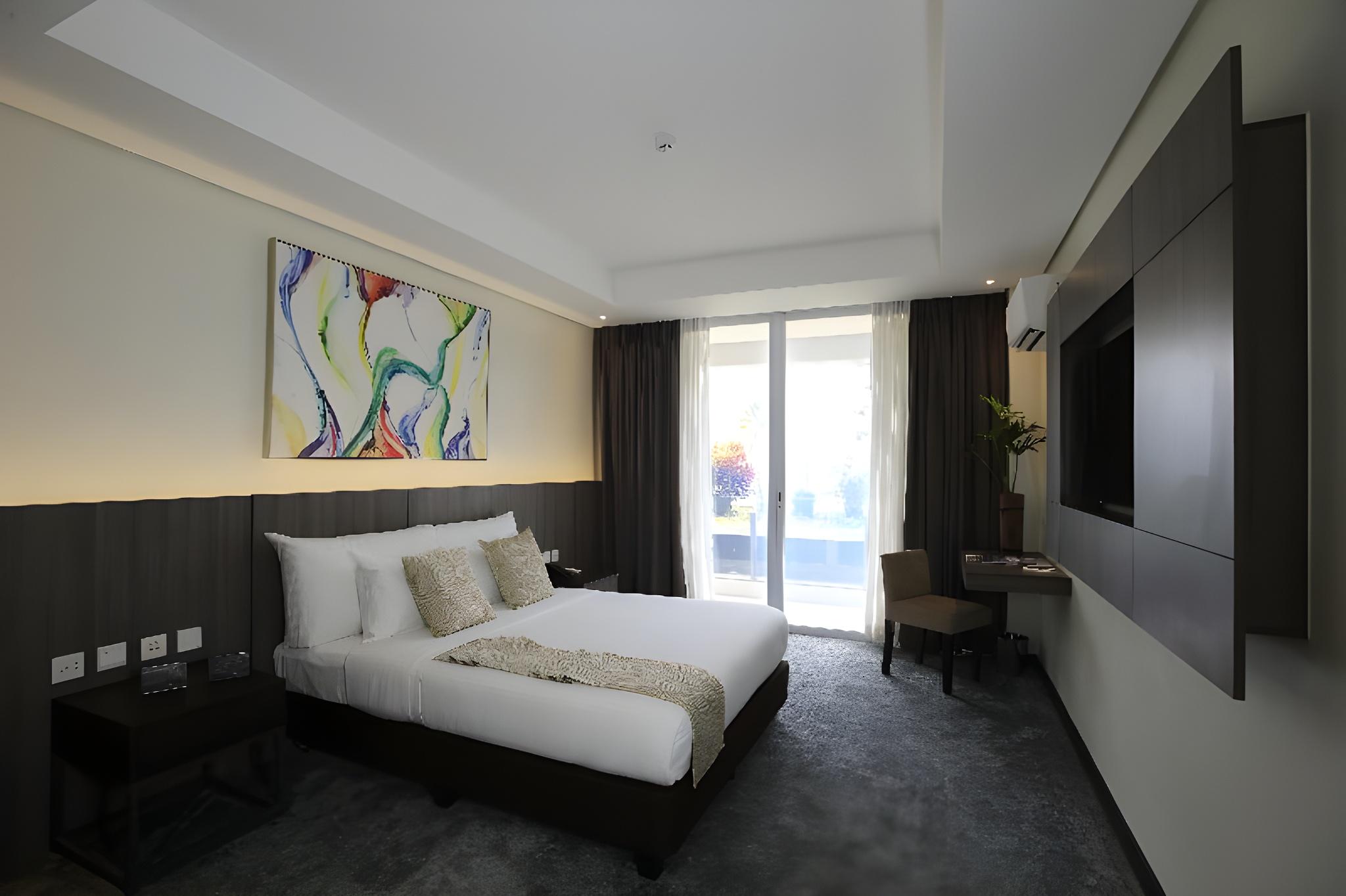 Deluxe, Twin Beds, Volcano View