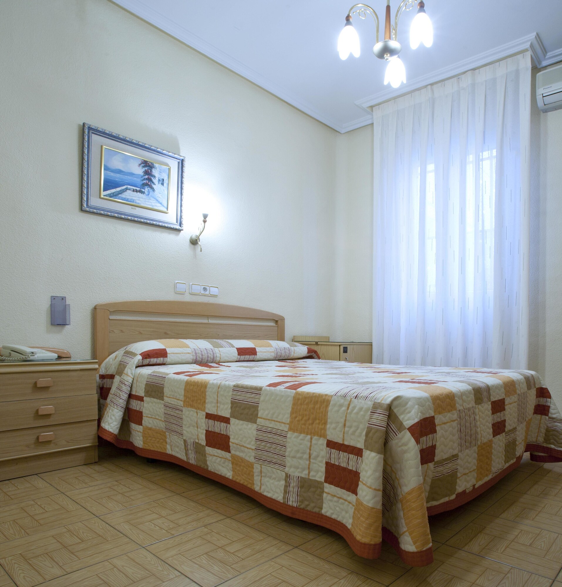ROOM, SINGLE, DOUBLE BED