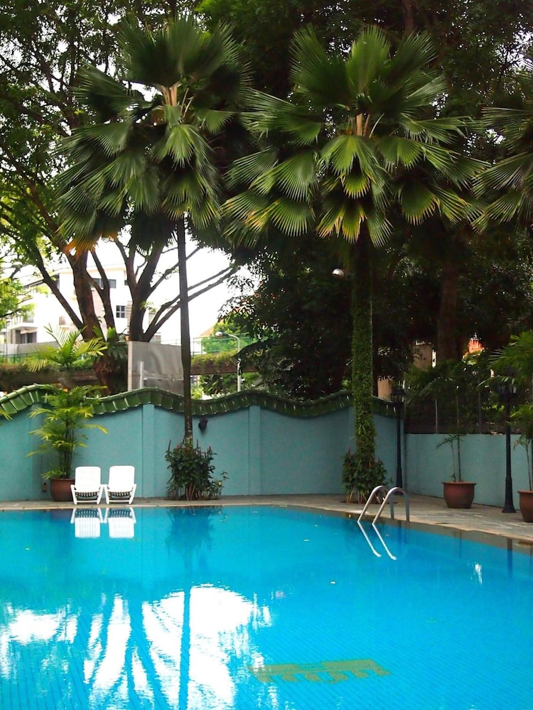 Hotel Royal Singapore 67/70