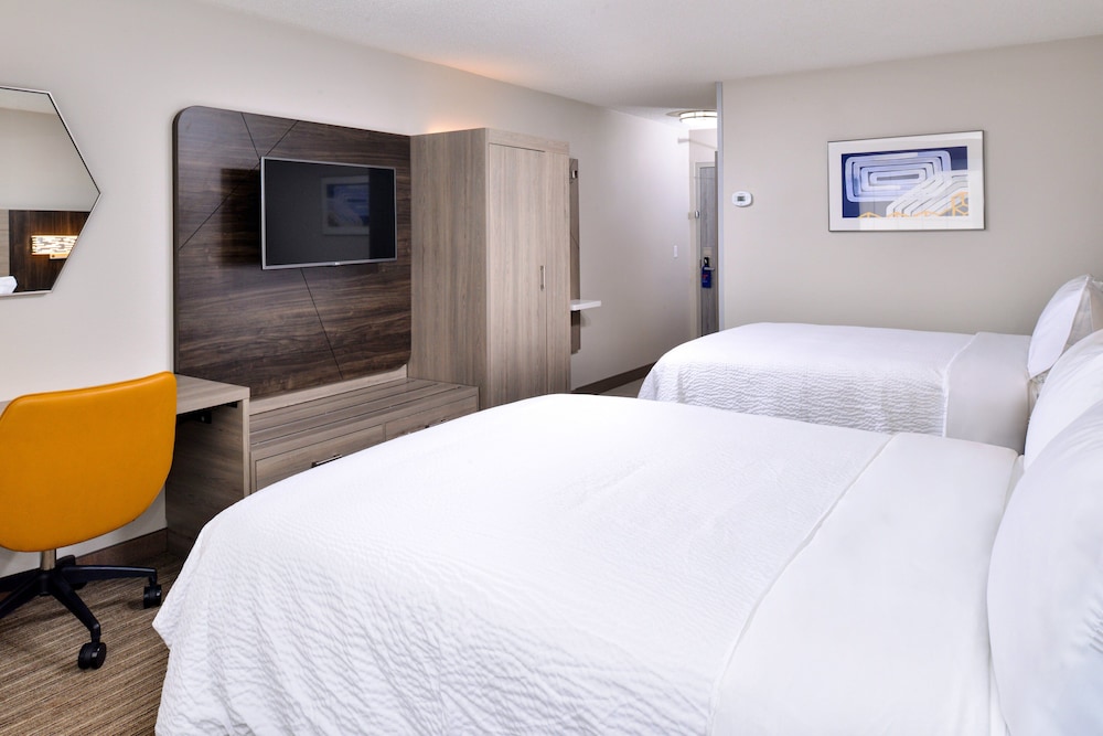 Holiday Inn Express Winston Salem Downtown West 17/56