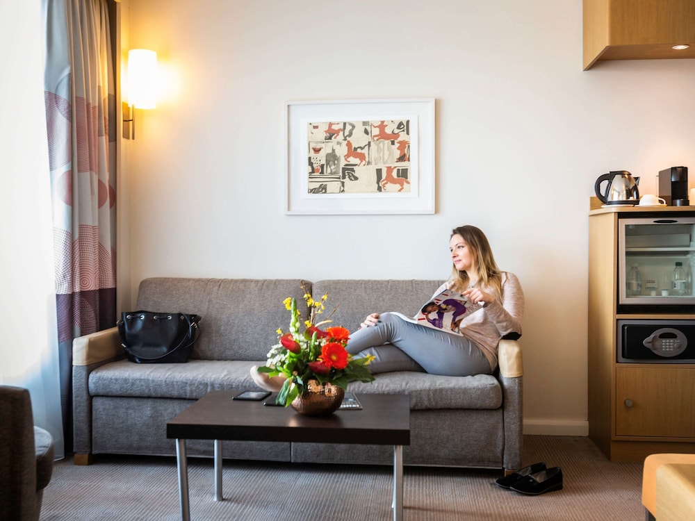 NOVOTEL READING CENTRE 60/80