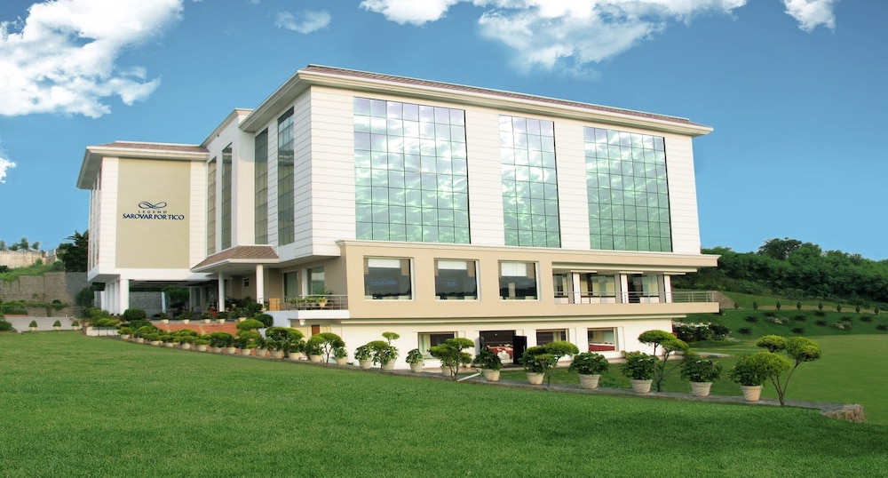 Hotel Legend Sarovar Portico 6/28