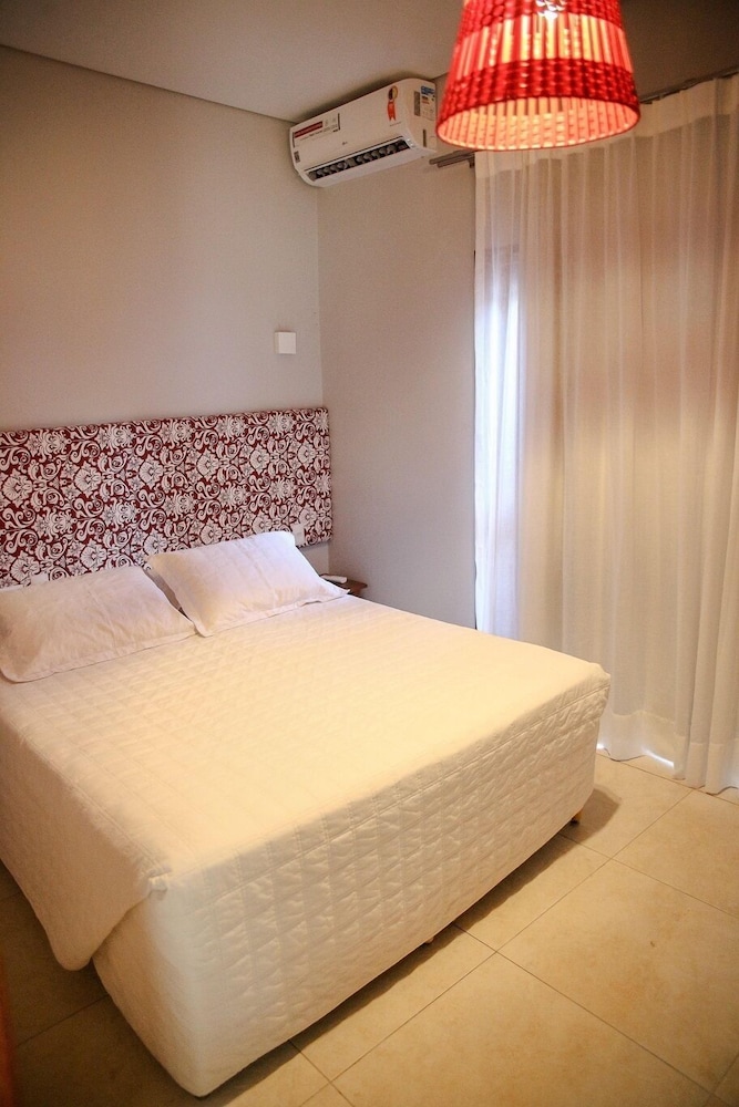 INTERIOR, SUITE, DOUBLE BED