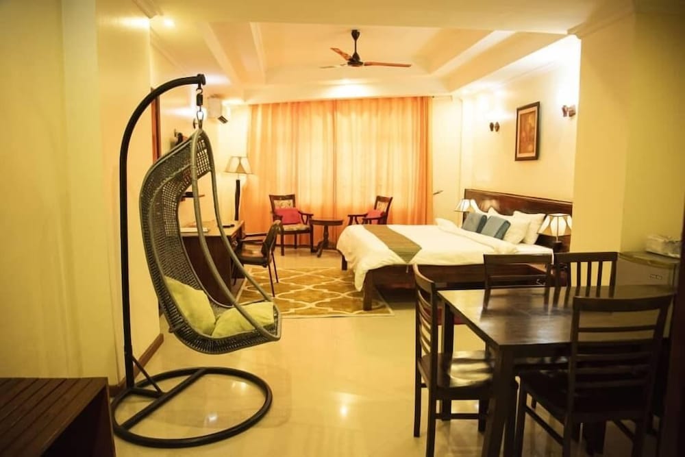 Hotel Sapphire 40/68