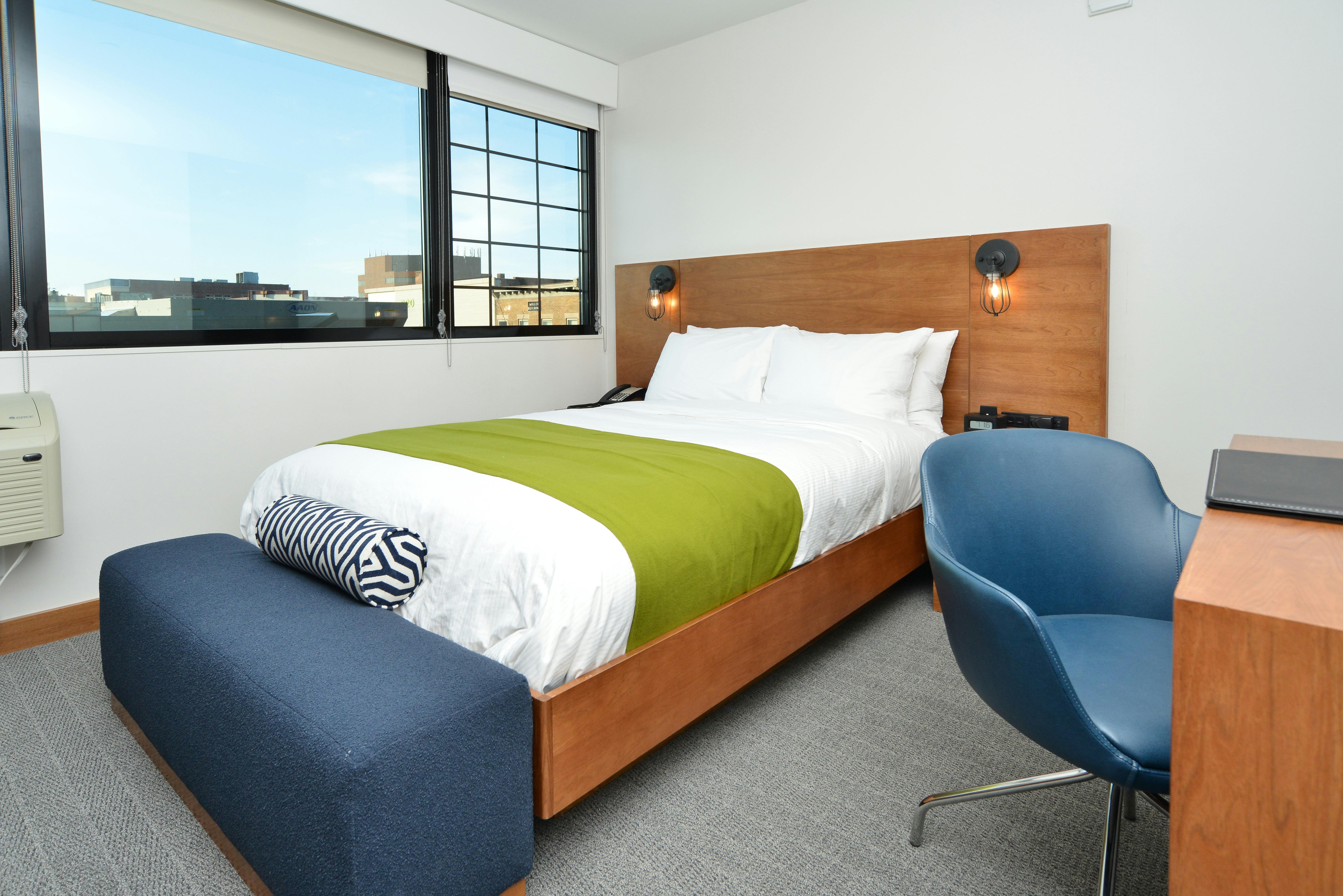 Manhattan, Double Bed