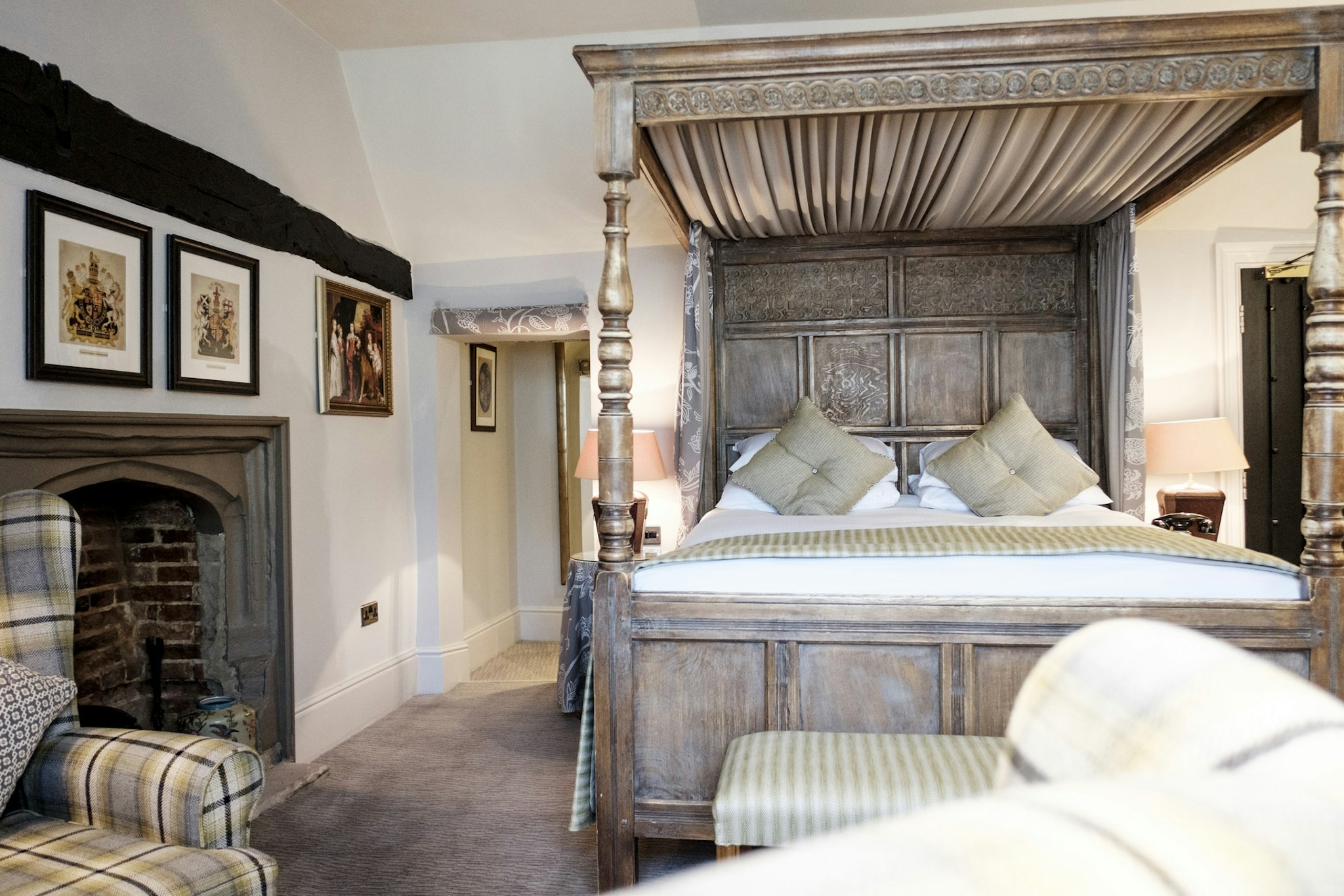 SUPERIOR, DOUBLE BED