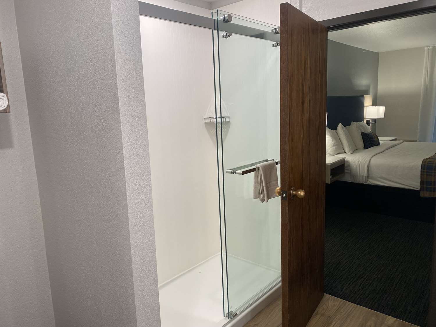 غرفة بسرير كوين بإطلالة لذوي الإعاقة، Best Western Lake Lucille Inn 4/4