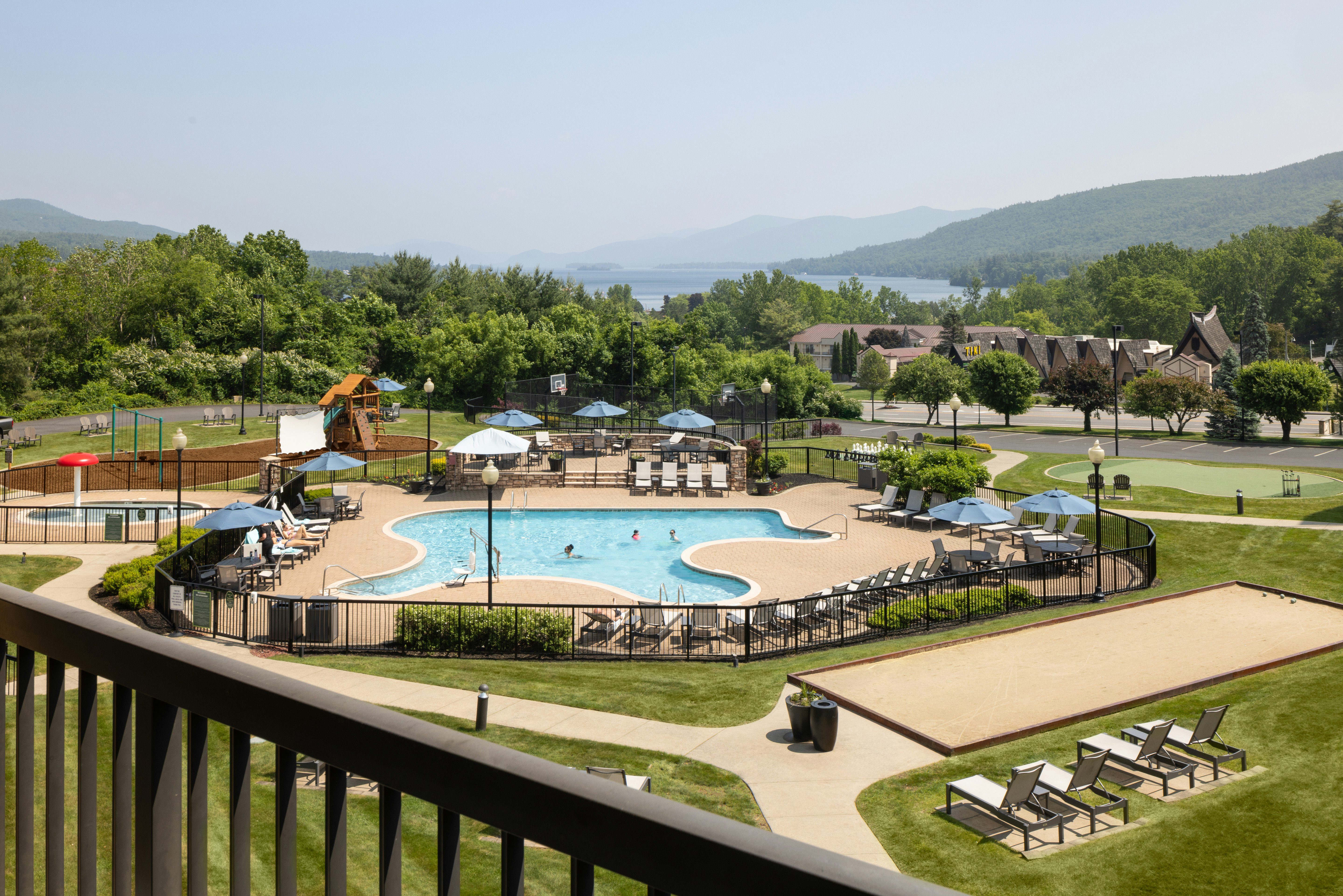 Holiday Inn Resort Lake George Adirondack Area 63/69