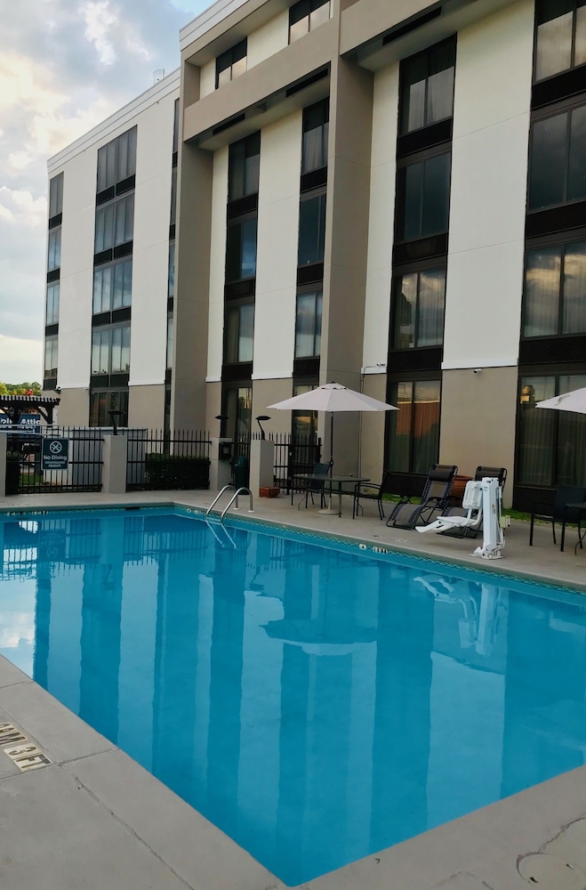 La Quinta Inn & Suites by Wyndham Dothan 5/71