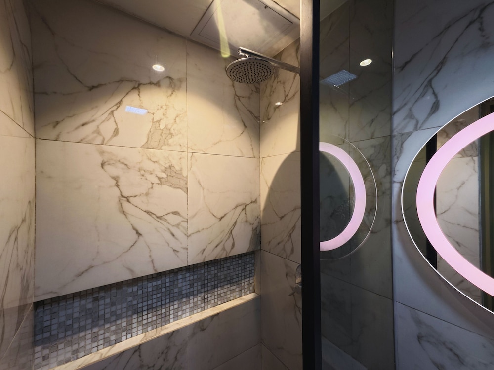 Pacific Skyloft Hotel 66/66