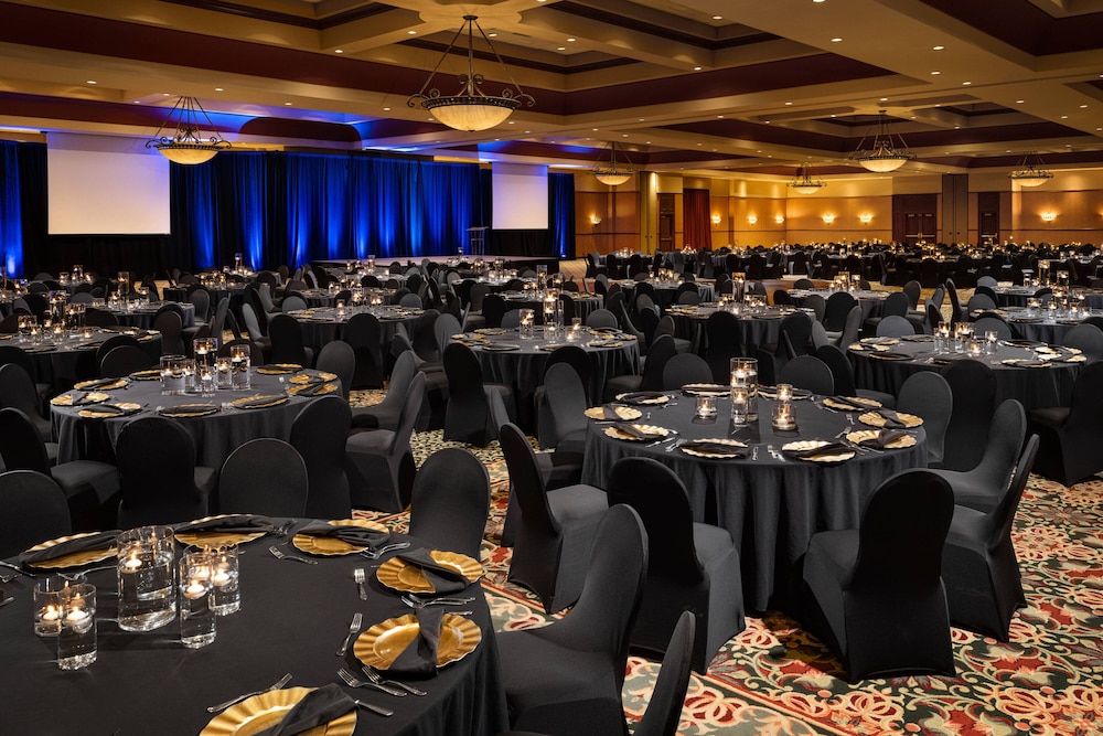 Renaissance Tulsa Hotel And Convention Center 37/49