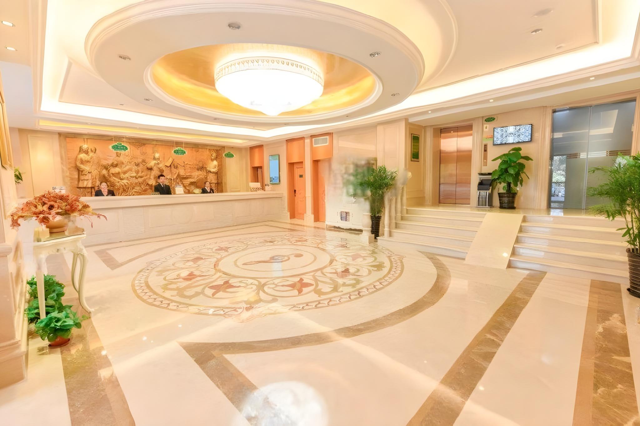 Vienna Hotel (Shanghai Meilan Lake Metro Station) 7/41