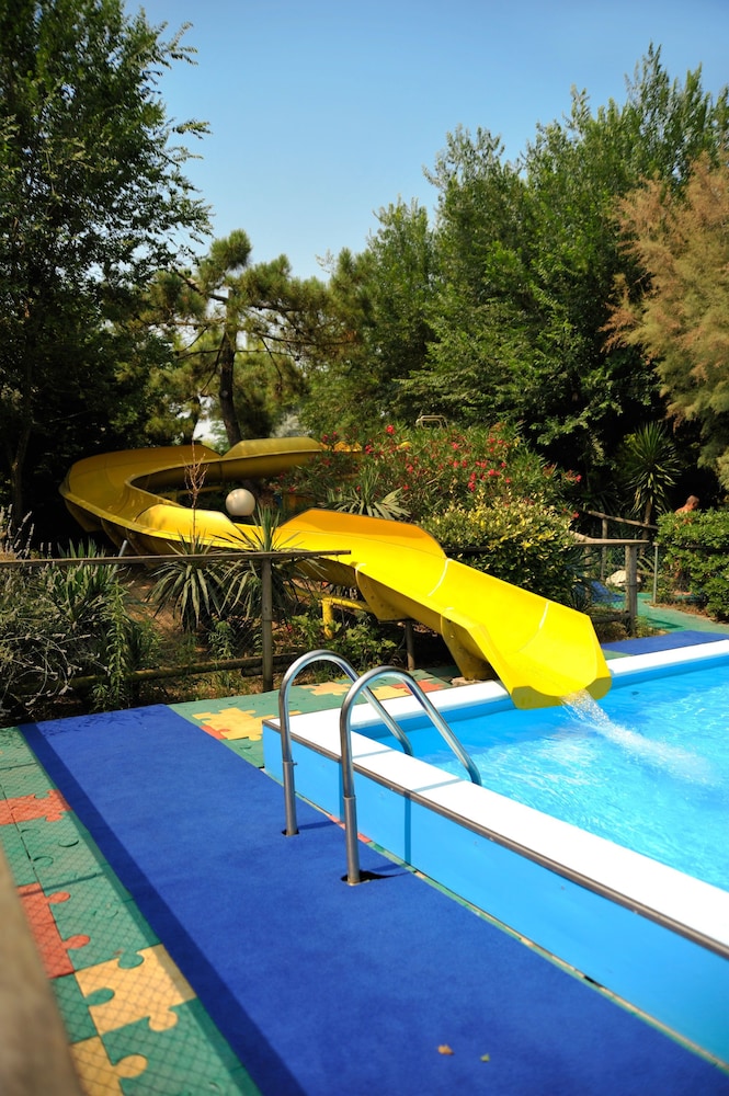 Valdor Holiday Center 27/64