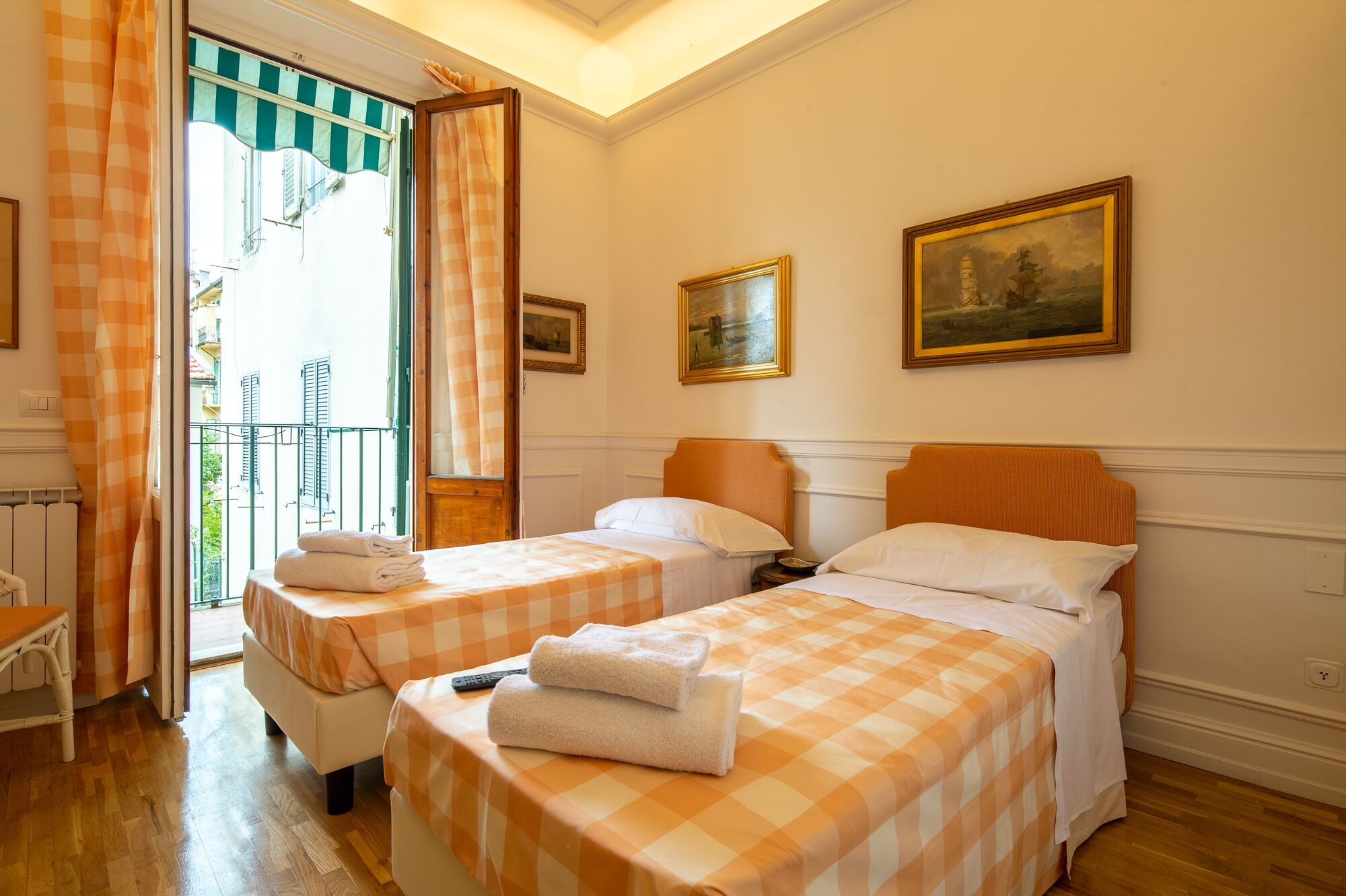 Design, Apartment, Queen and Twin Beds, Sofa