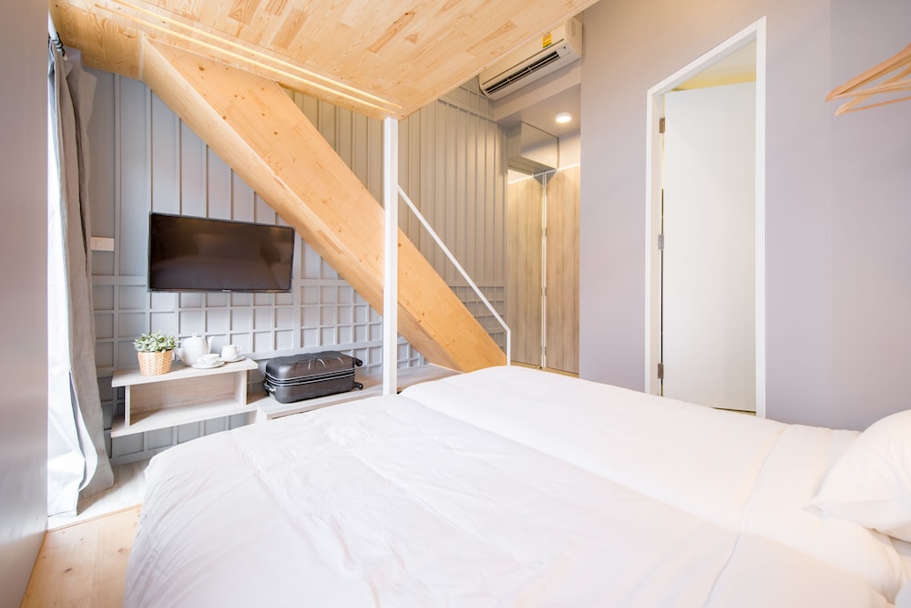 Nornyaowarat Hostel 14/29