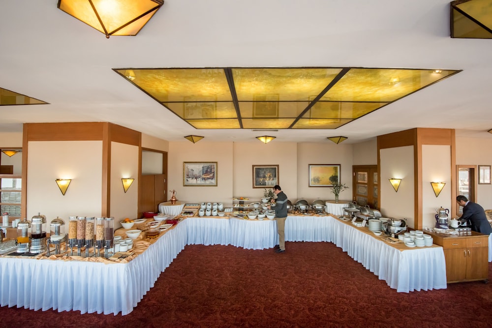 USTA PARK HOTEL 34/50