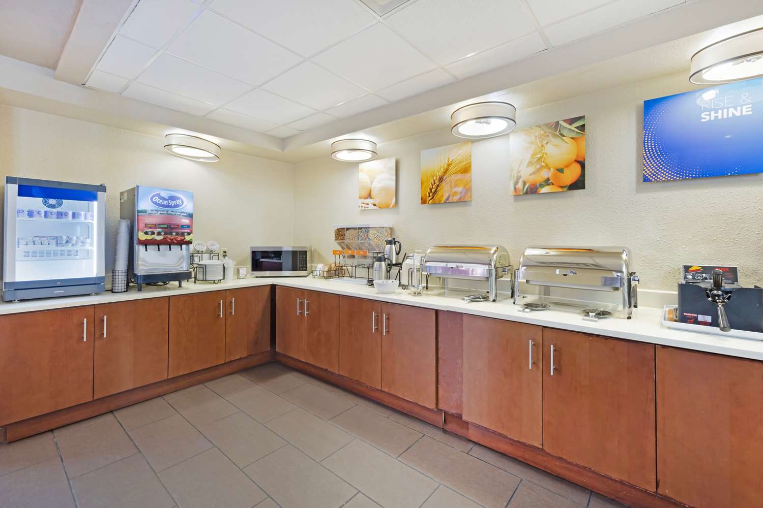 Comfort Inn and Suites Wichita Northeast, KS 4/27