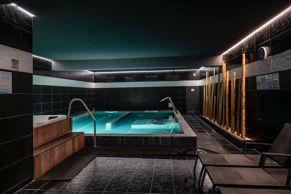 Douro Park Hotel 38/75
