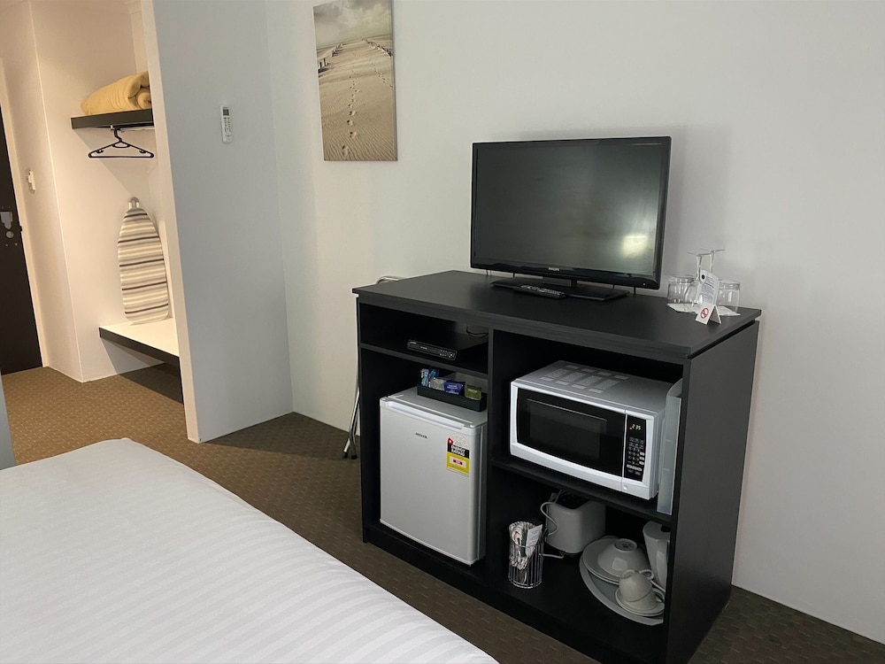 Joondalup City Hotel 27/28