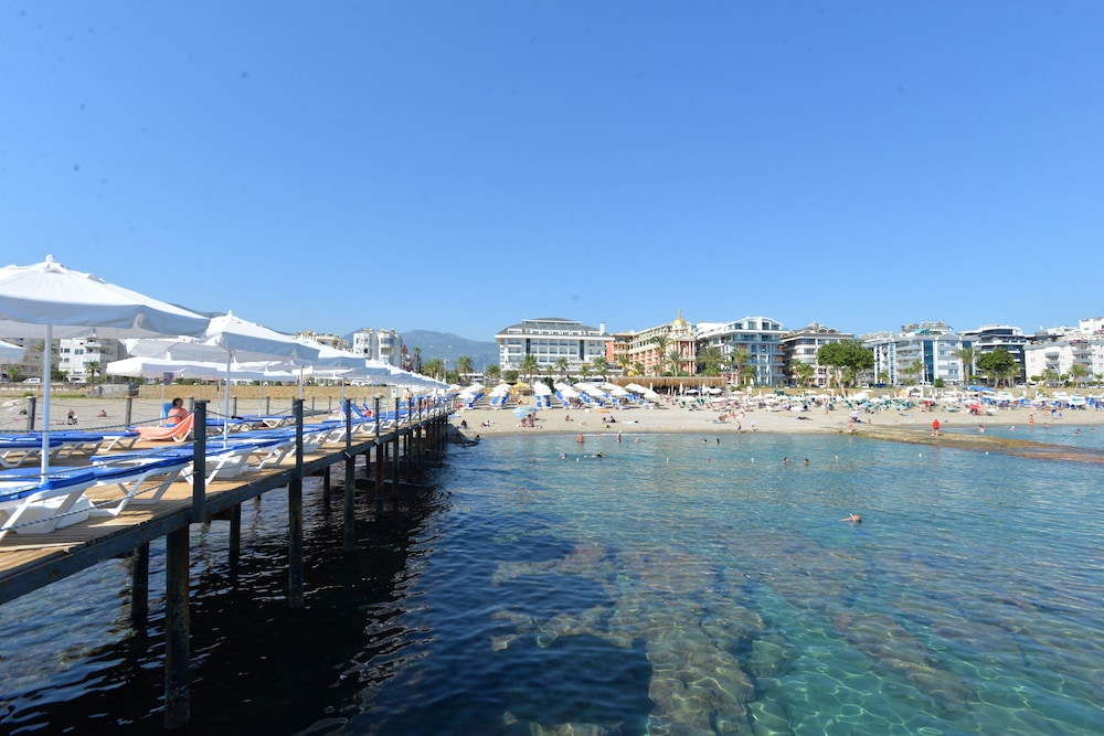 White Gold Hotel & Spa 64/67