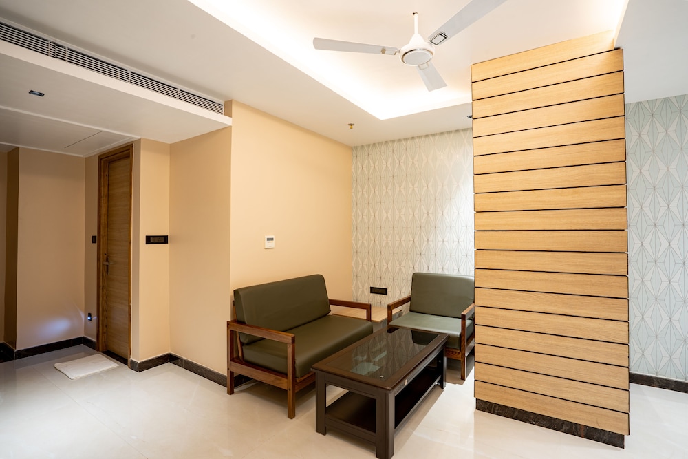 Hotel Lucky India 15/25