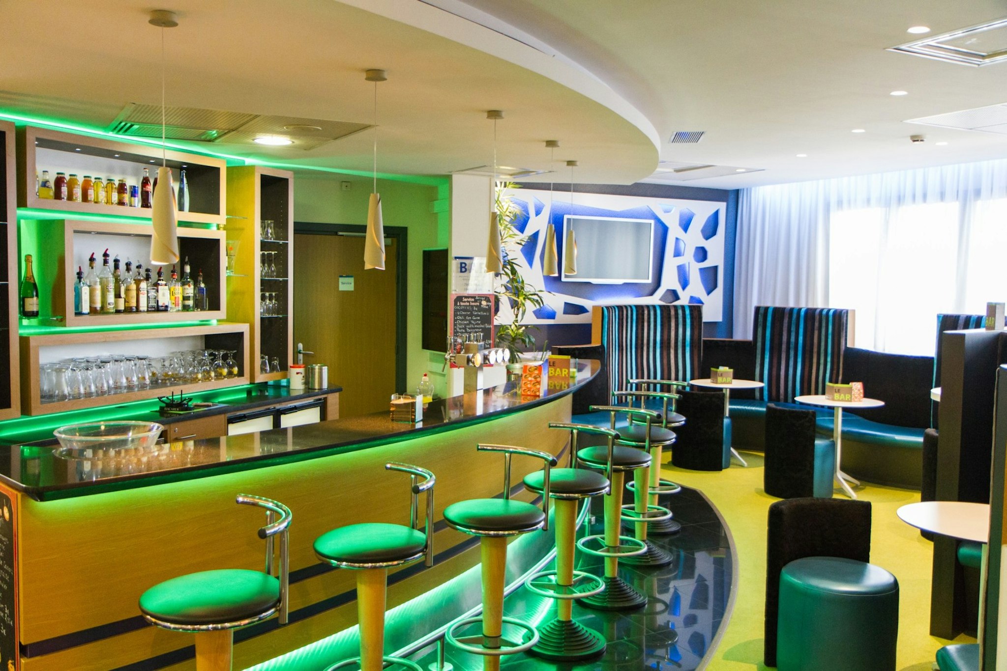 HOLIDAY INN EXPRESS ARRAS 66/78
