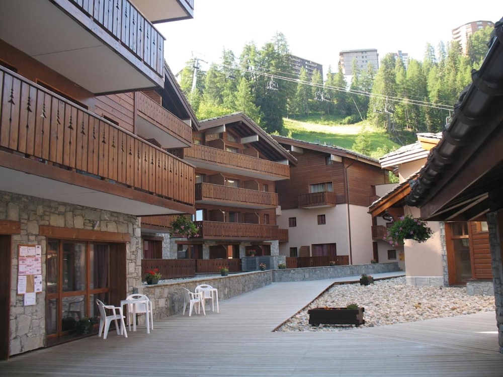 RESIDENCE LAGRANGE VACANCES LES CHALETS EDELWEISS(FORMERLY RESIDENCE LES CHALETS EDELWEISS) 4/35