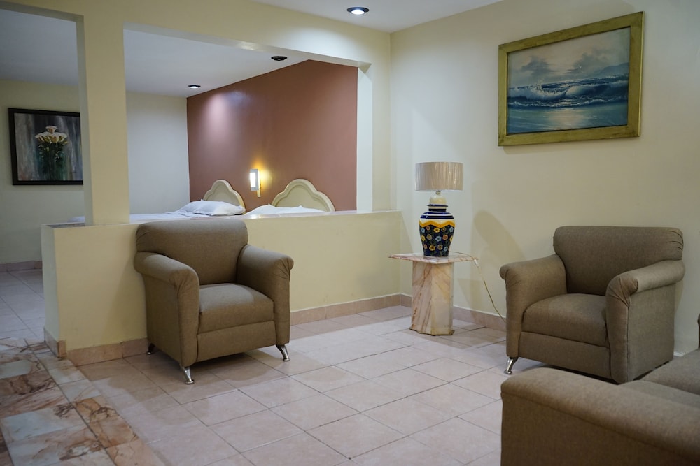 Hotel Posada del Sol Inn 38/58